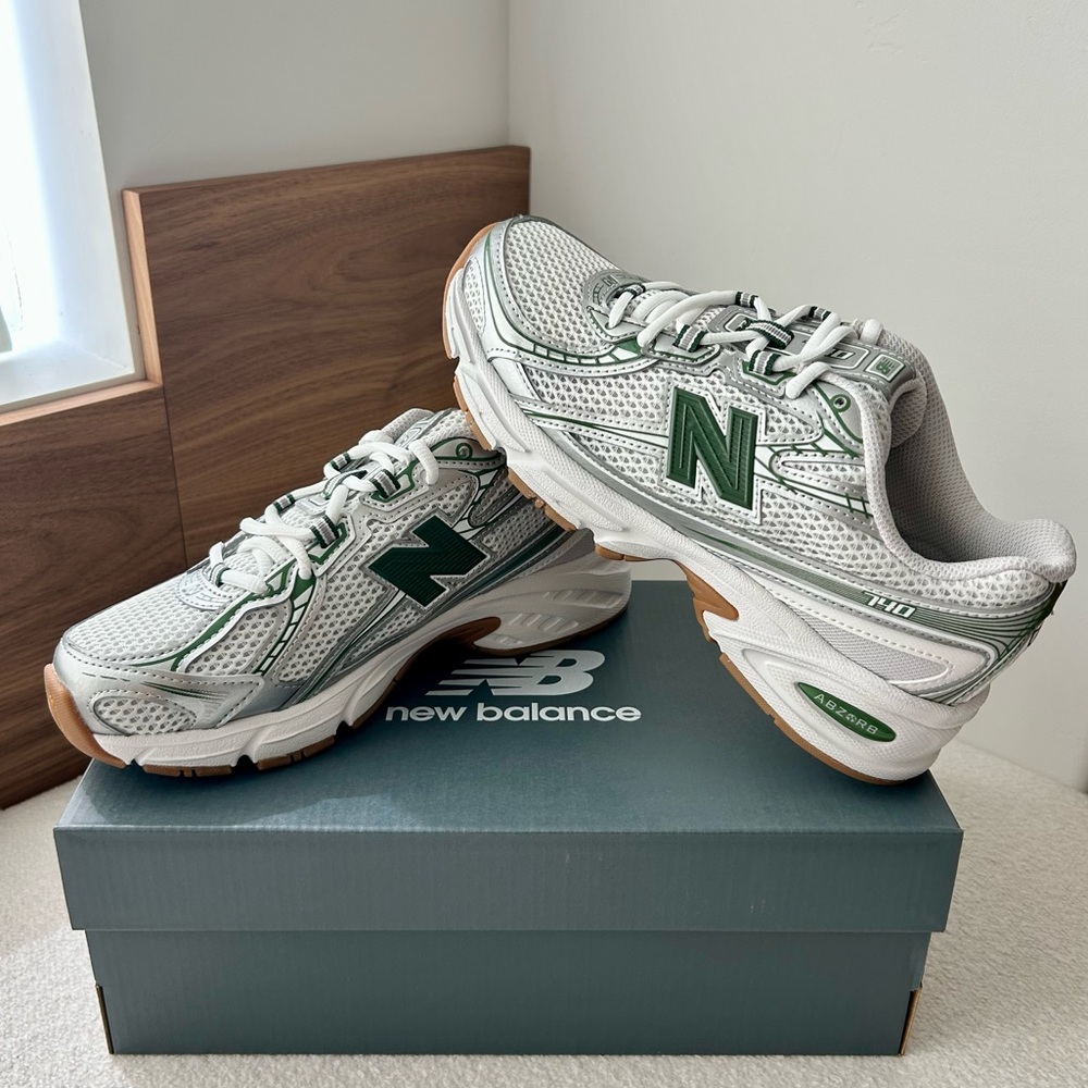 New Balance 740 Lifestyle Sneaker